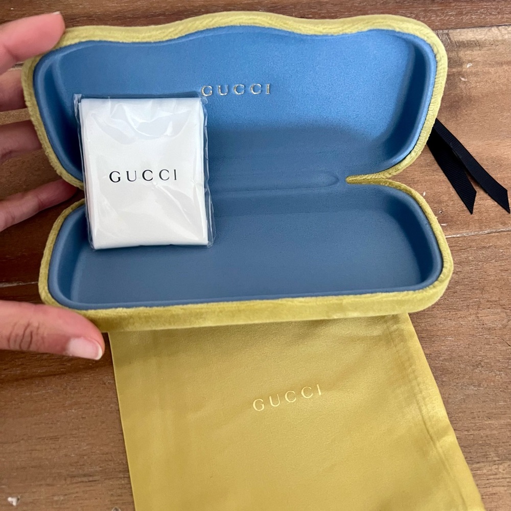 GUCCI SUNGLASS CASE - Picture 3 of 4